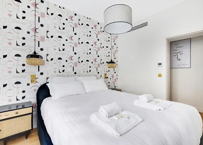 Pick A Flat's In Parc Monceau - Rue De Naples *